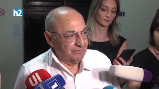 Վերջերս մի տղա, մուրճով վազվզում սպառնում էր. իմ արտահայտությունը շատ ավելի մեղմ է։ Վազգեն Մանուկյան
