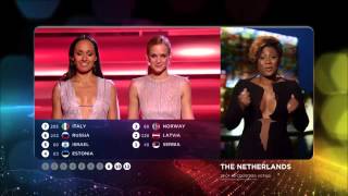 Edsilia Rombley in Trijntje Oosterhuis' dress!