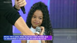 Conheça a pequena Bruna, de 9 anos, que é fã da cantora Iza