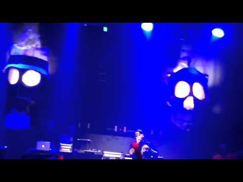 10. Delinquent Habits "Huero Loco" - Sonidos De La Batalla En Chile (01/11/03)...