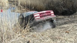 preview picture of video 'Red Chevy 4x4 Playing At Oakville Mud Bog'