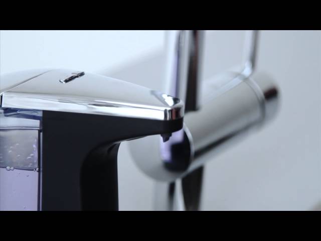 Video Teaser für simplehuman compact sensor pump