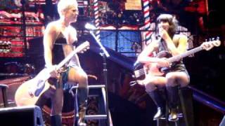 Download lagu Pink get suprised by her husband Carey Hart on Stage Norway mp3 Download lagu Pink get suprised by her husband Carey Hart on Stage Norway mp3