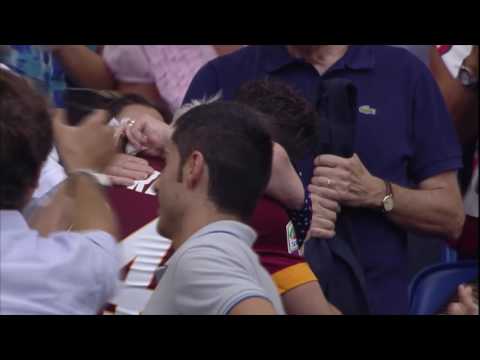 Alessandro Florenzi celebrates with his grandmother | AS Roma Vs Cagliari
