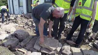 Building dry stone walls