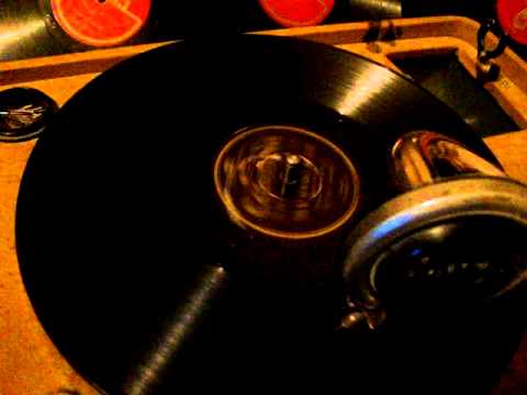 Tefta Tashko - Kur me vjen burri nga stani _ 1937 Milano