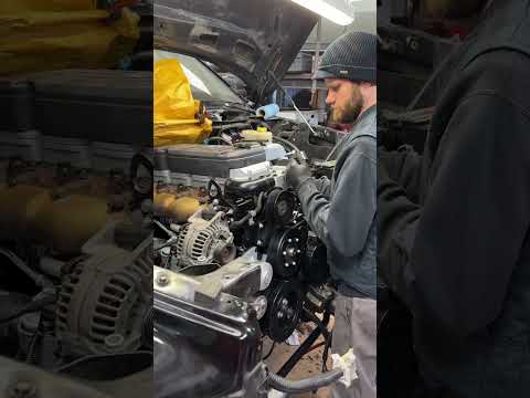 Rebuild a Ram Cummins Engine is fun, lots of fun. #automobile #cummins