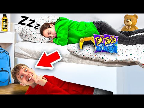 ich DURCHSUCHE HEIMLICH Zimmer von KLEINEM JUNGEN und finde das...