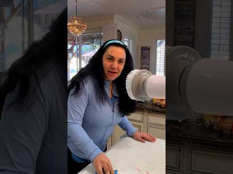 My mom reacts to viral gadgets 😂