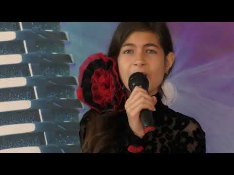 Bojidara Yakimova, 10 y.o., BULGARIA, Girl on fire (cover)