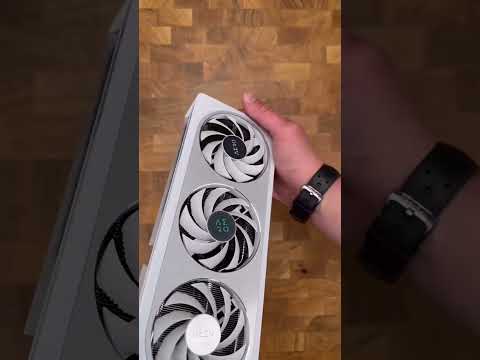 Unboxing the Gigabyte RTX 5060 AERO OC 8G