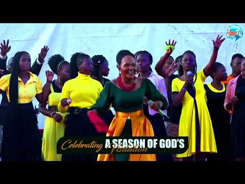 BEST WORSHIP MOMENT IN ARINA CRUSADE ][ SUZANNE PRAISE | JULIUS ODONGO
