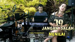 Download lagu Jangan salah menilaiku - Tagor Pangaribuan (live cover  Lisa Maria) mp3