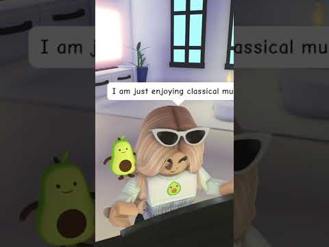 When your mom tries to catch u SLACKING OFF 🤣🤣 #adoptme #roblox #robloxshorts