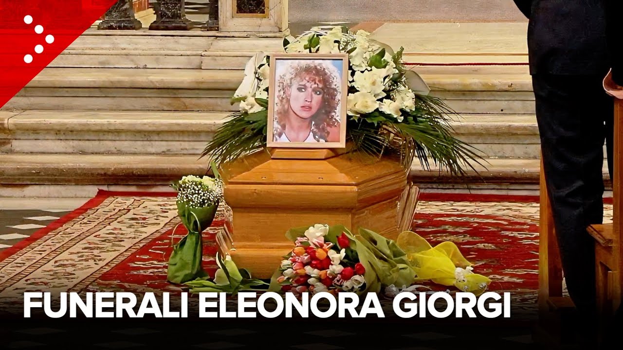 Funerali Eleonora Giorgi, l'addio all'attrice. Il figlio Paolo: "Ci siamo goduti ogni istante"