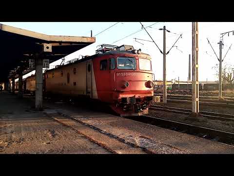 EA1 829 și EA 800 garează Trenul R5703 Suceava-Ilva Mică în Stația Suceava 15.01.2022