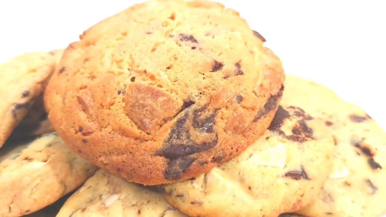 cookies de com pedaço de chocolate