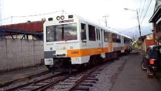 preview picture of video 'Movimientos y cruce de trenes en la Estación de Heredia (parte 1)'