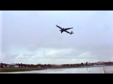 Plane Almost Stalls Over The Runway