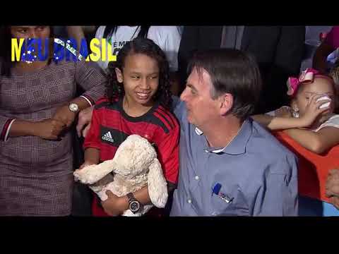 Presidente Bolsonaro em visita à menina Yasmin na Cidade Estrutural DF