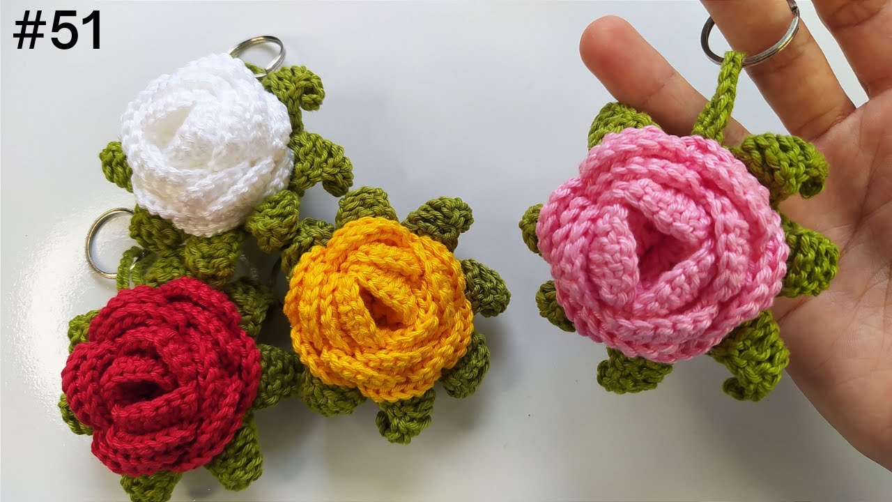 Offer this FLOWER KEYCHAIN ​​to someone special! 🌹