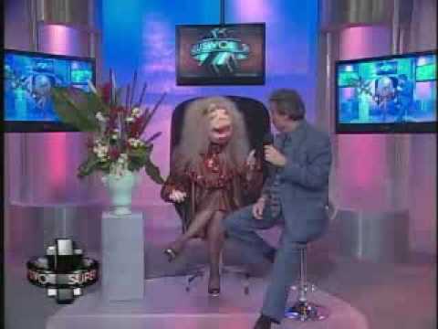 SuperXclusivo 3/25/10 - Johnny Lozada le tira a Lilia Luciano