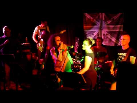 Chacal Band et les Hupettes - 14 - Merchandise - rappel