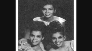 The Sisters (feat. Ersi Arvizu)  - Wait 'Til My Bobby Gets Home  (Darlene Love cover - 1965)