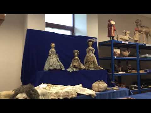 Rare Mid 19th century doll being sold at Special Auction Services