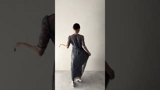 グレーのマオカラーレースドレス 動画