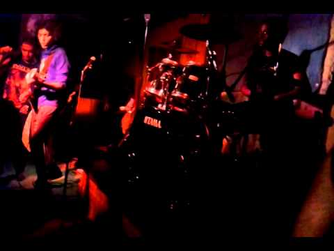 Slogan-creepin death live at elcabina alexandria