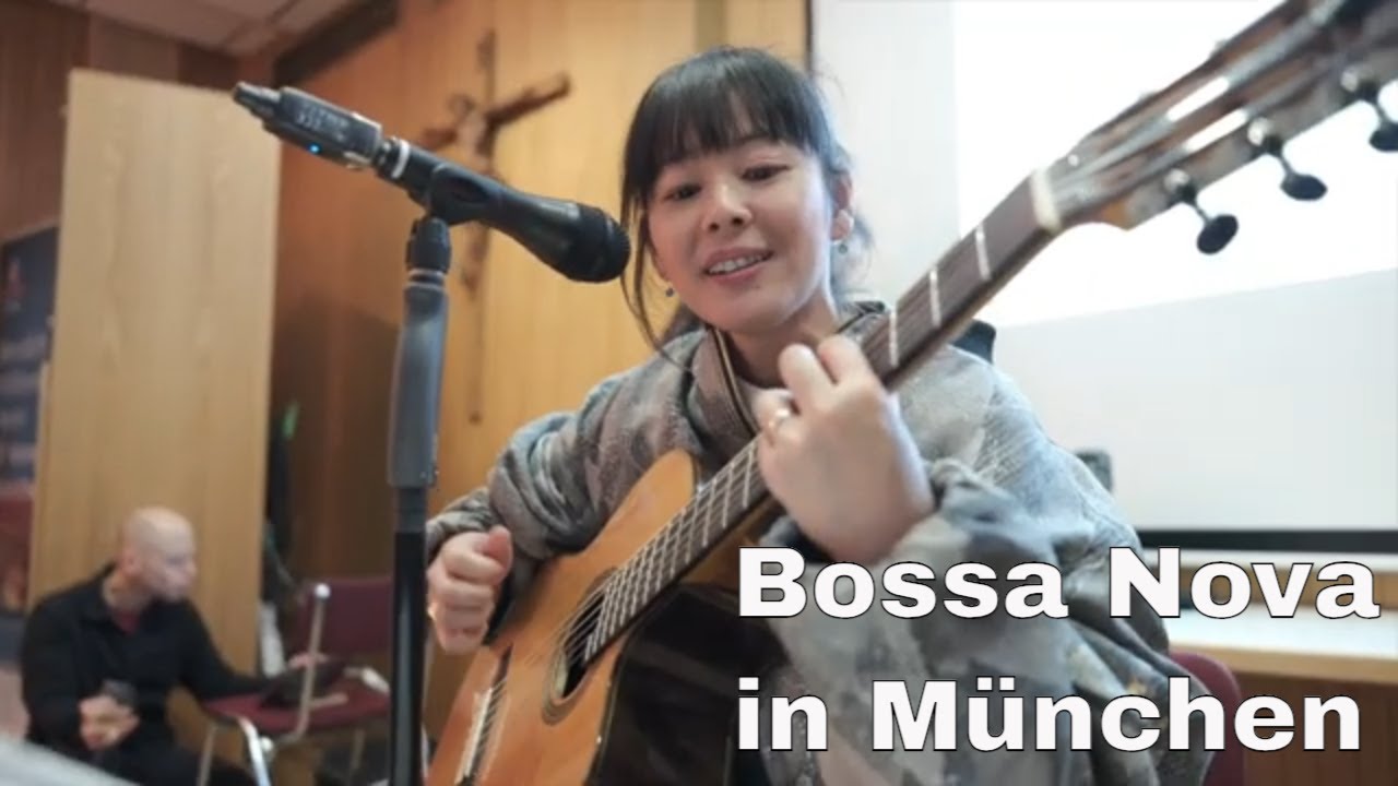 Japanische Musikerin Nilo spielt Bossa-Nova