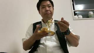 【元力士】とり天おろしぶっかけうどんとおむすび2つ、ネギトロ巻きとコロッケたまごパンを喰らう【大食い】