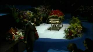 Usher "Gone Too Soon" of Michael Jackson in the Ceremony of Jackson´s Memorial Service  [HQ]