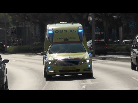 A1, 2x E-Klasse Ambulance 09-135 in Amersfoort