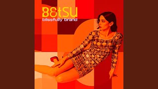 Betsu (Floating Petals)