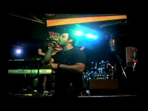 Clann Zu - Full Show (Live / The Apollo / Thunder Bay, Ontario Canada / 8-3-04)