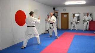 preview picture of video 'Aus unseren Dojos: karatepraxis beim Shotokan Karate Frechen 1986 e.V.'