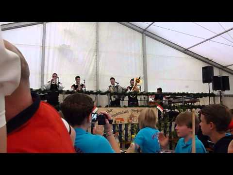 Lipizzaner Reitermarsch Die jungen Helden LIVE