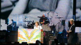 Lady Godiva- Paul McCartney - Yankee Stadium 2011.MOV