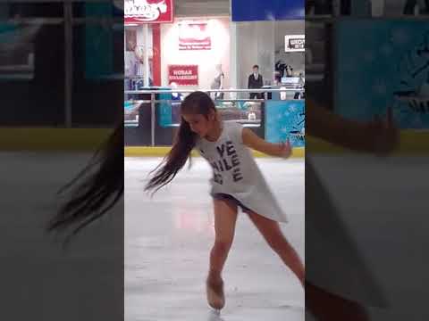 Меметова мавиле  выступление..песня я хочу улететь.