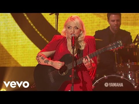 Elle King - Ex's & Oh's (Live at New Year's Rockin Eve)