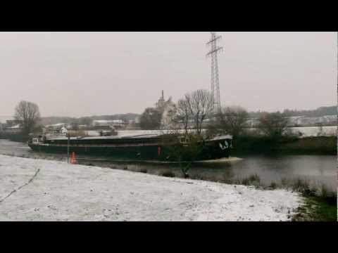 Vorbeifahrt Binnenschiff Freiheit 1 GMS 05401260 zu Berg auf der Hunte beim WSA.
