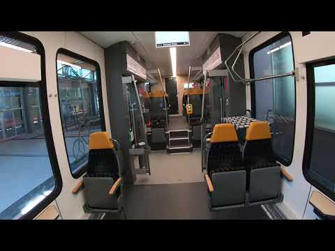 Interiér tatranskej elektrickej jednotky ZSSK 495,95