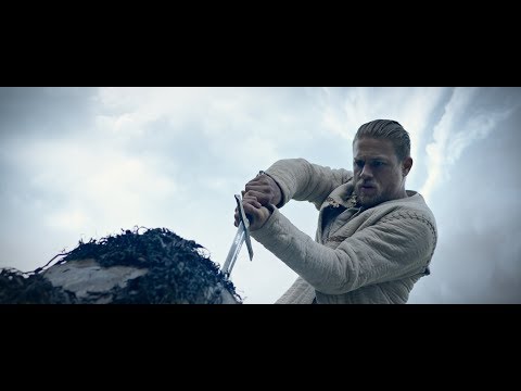 Rey Arturo: La Leyenda de Excalibur - Clip 'Con las dos manos' - Castellano HD