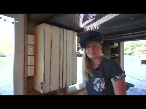 Living on a 4 Season Houseboat - Beautiful Floating Tiny House_R