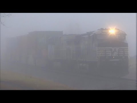 Trains In Heavy Fog - 4000 on the Lehigh!