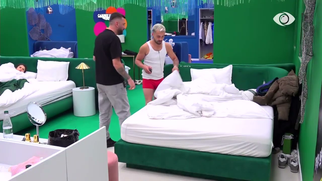 Gjesti i bën rreng Vserlos, i shkruan në shtrat me shkumë rroje