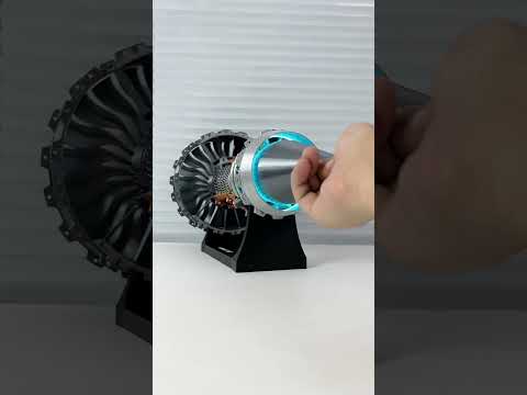 I hope to receive a mysterious gift for Christmas, a blue tailflame assembled engine toy