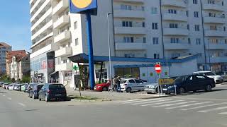 VIDEO FOTO: Goana după cumpărături în vreme de pandemie - Plin de oameni pe străzi la Sibiu 1 video